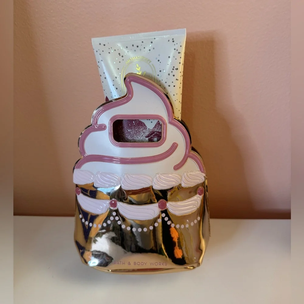 Bath & Body Works Gift Set Vanilla Nutmeg Hydrating Body Cream Cupcake Bag NWT
